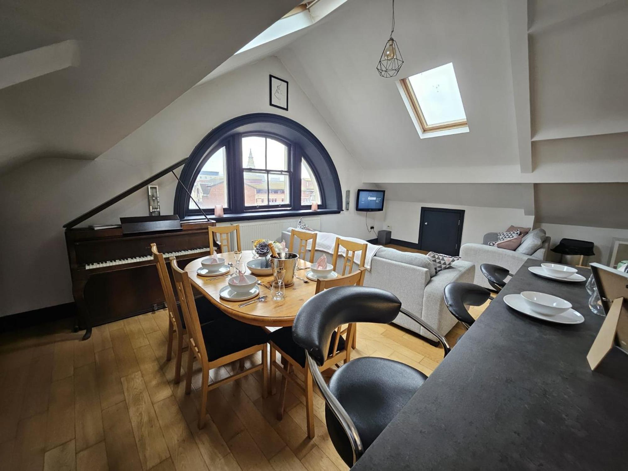 2 Bedroom City Centre Penthouse Loft Apartment Liverpool Exteriör bild