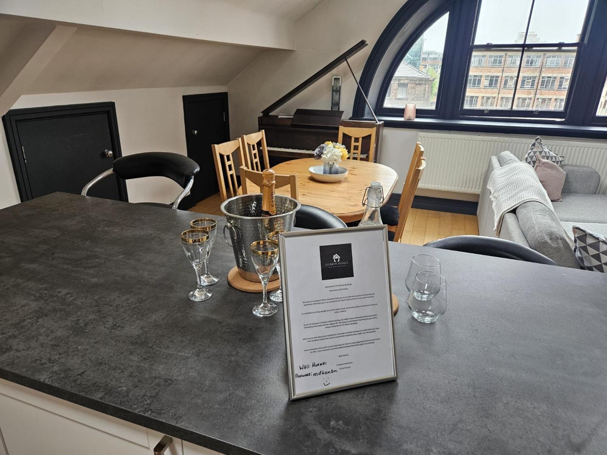2 Bedroom City Centre Penthouse Loft Apartment Liverpool Exteriör bild