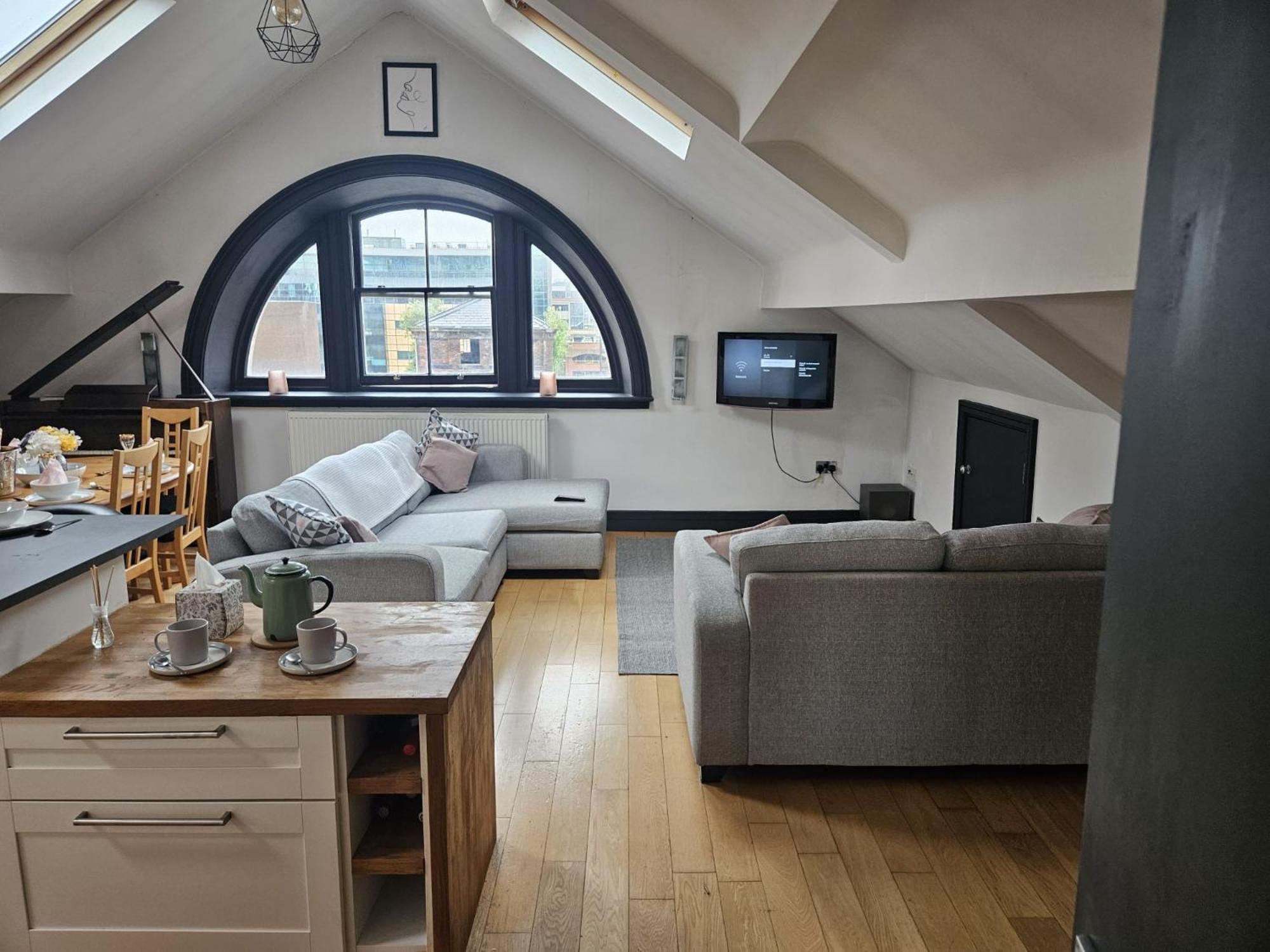 2 Bedroom City Centre Penthouse Loft Apartment Liverpool Exteriör bild